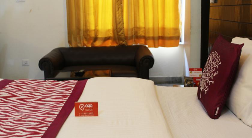 отель OYO Rooms Near Moulsari Avenue